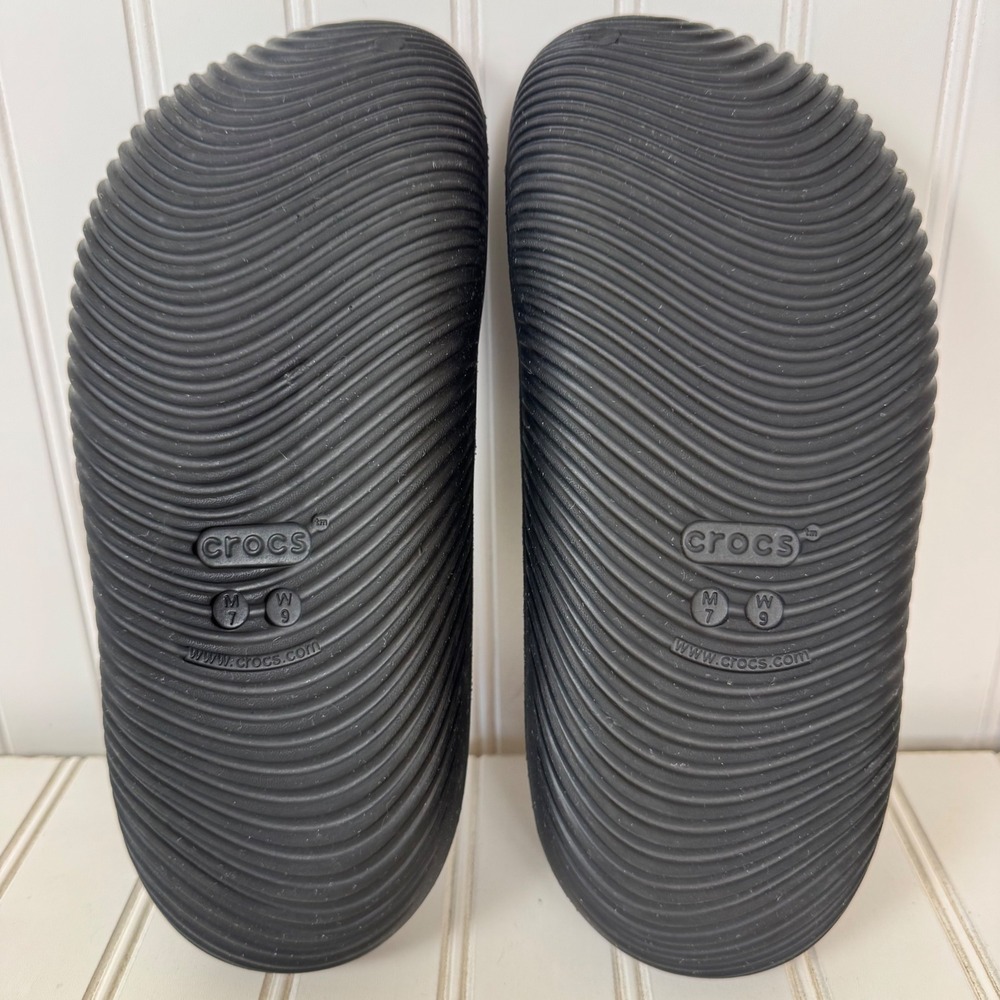 Crocs Mellow Recovery Clogs Black Unisex Mens 7 Womens 9 Slip On 208493 - Picture 11 of 11